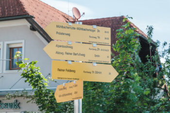 Alpenbockweg – Rein ins Vergnügen 3 2 wegweiser wanderungen stift rein