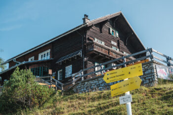 8 wegweiser moedlinger huette
