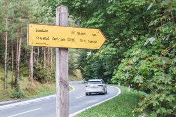 1 bushaltestelle semriach sandwirt wegweiser