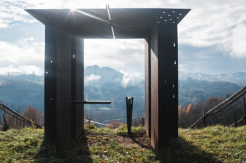 Von Gamlitz auf den Sernauberg – Rundwegwanderung 14 16 sernauberg platz der begegnung