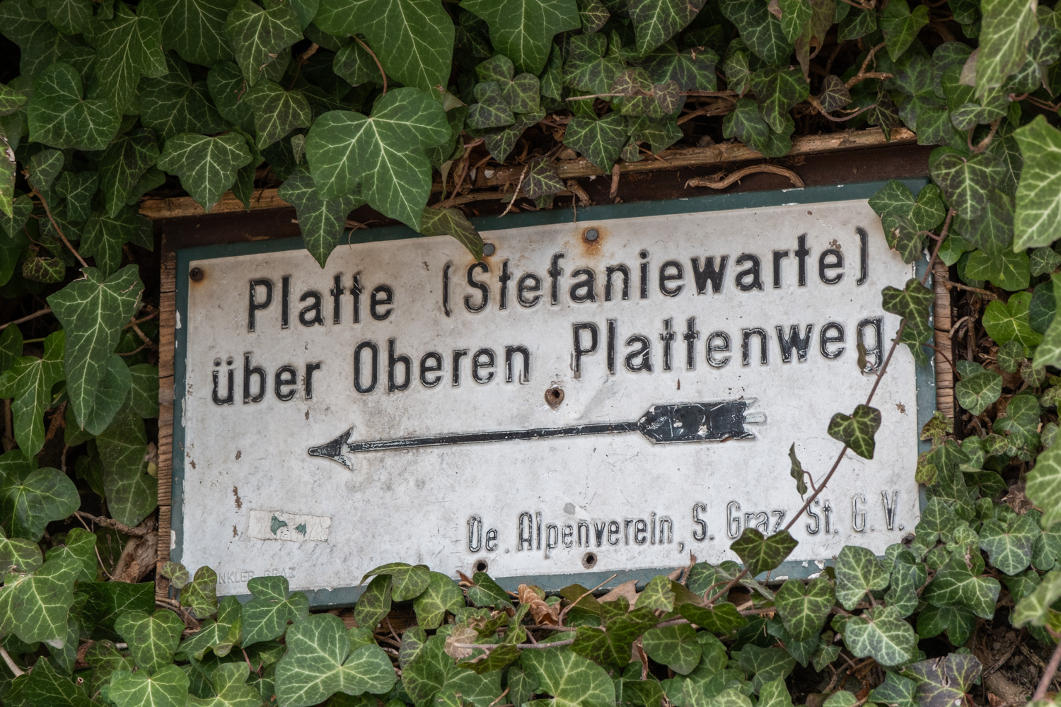Über die Platte zur Stephanienwarte 5 6 schild plattenweg stephanienwarte