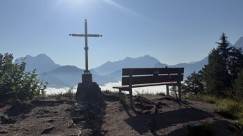 Dörfelstein (1.070 m) Rundweg von Hall 11 11 gipfelkreuz doerfelstein